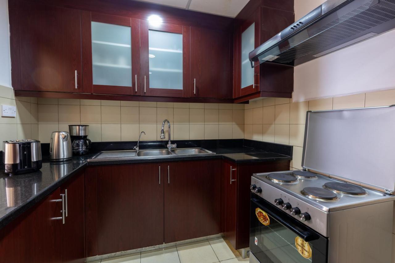 Travel Hub Premium Hostel Dubai Buitenkant foto