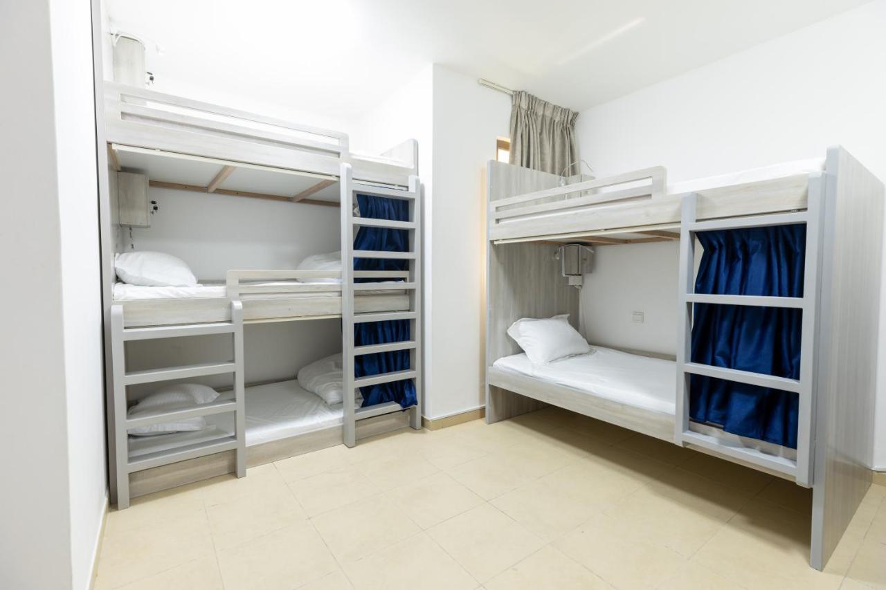Travel Hub Premium Hostel Dubai Buitenkant foto