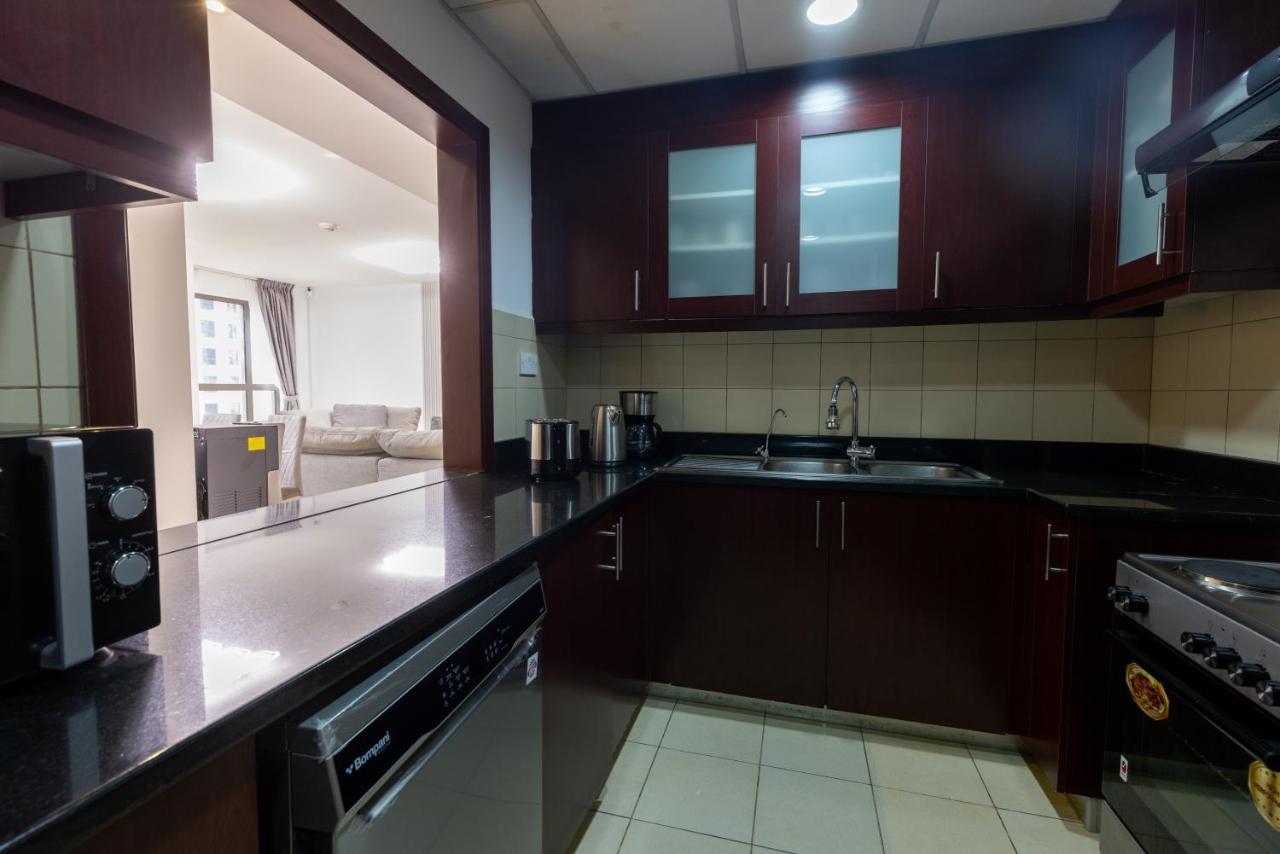 Travel Hub Premium Hostel Dubai Buitenkant foto