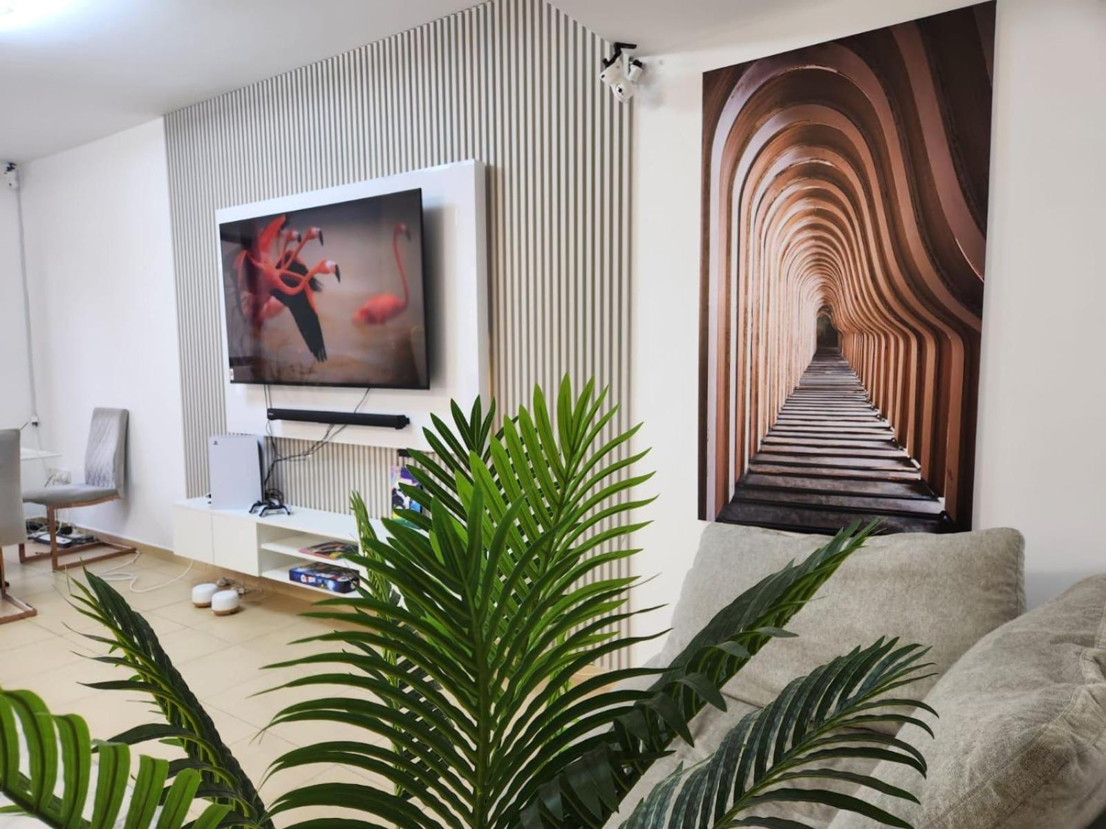 Travel Hub Premium Hostel Dubai Buitenkant foto